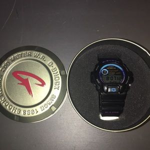 G-shock black/purple Watch